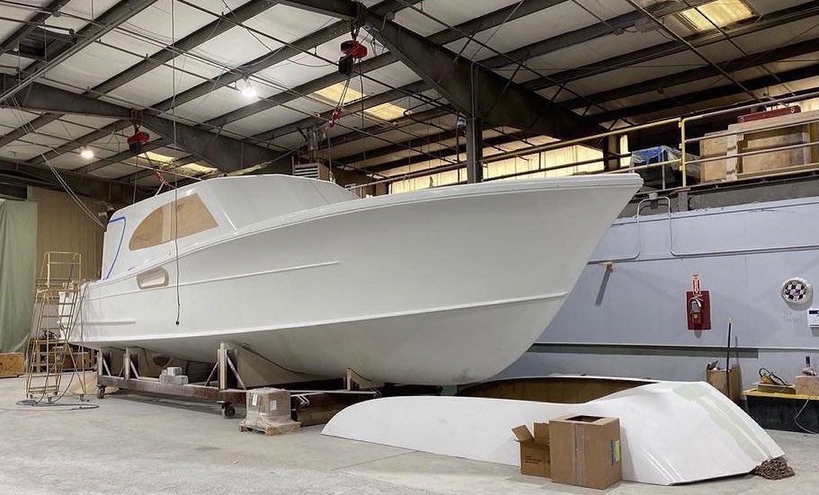 Production Update: 42' Dayboat Flybridge